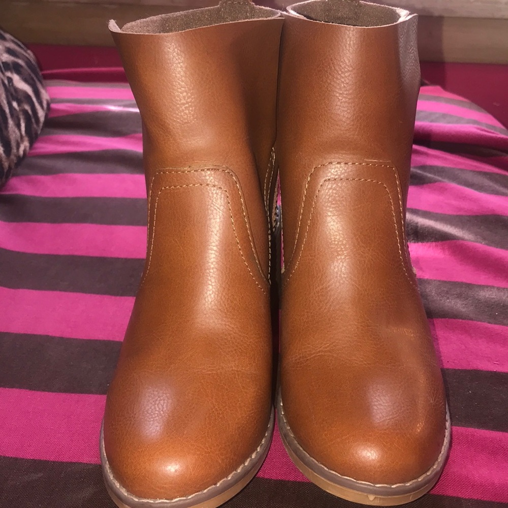 Chestnut booties